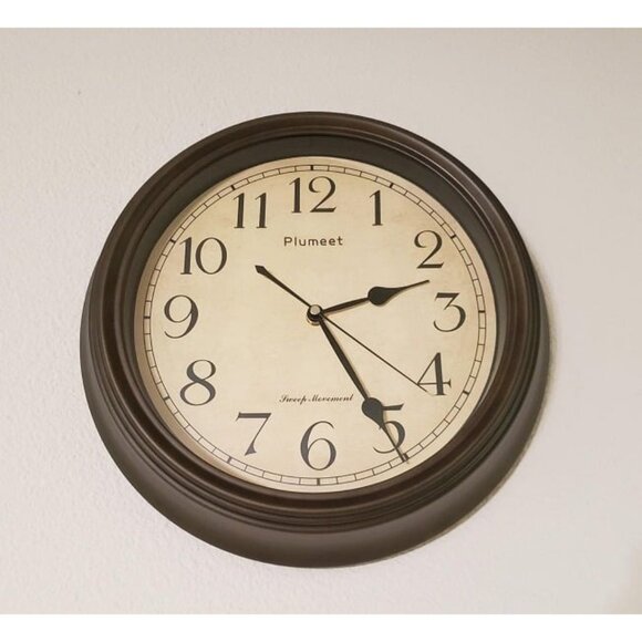 New Small Retro Wall Clock, 10'' Non Ticking Classic Silent Metal Wall Clock - Picture 1 of 1